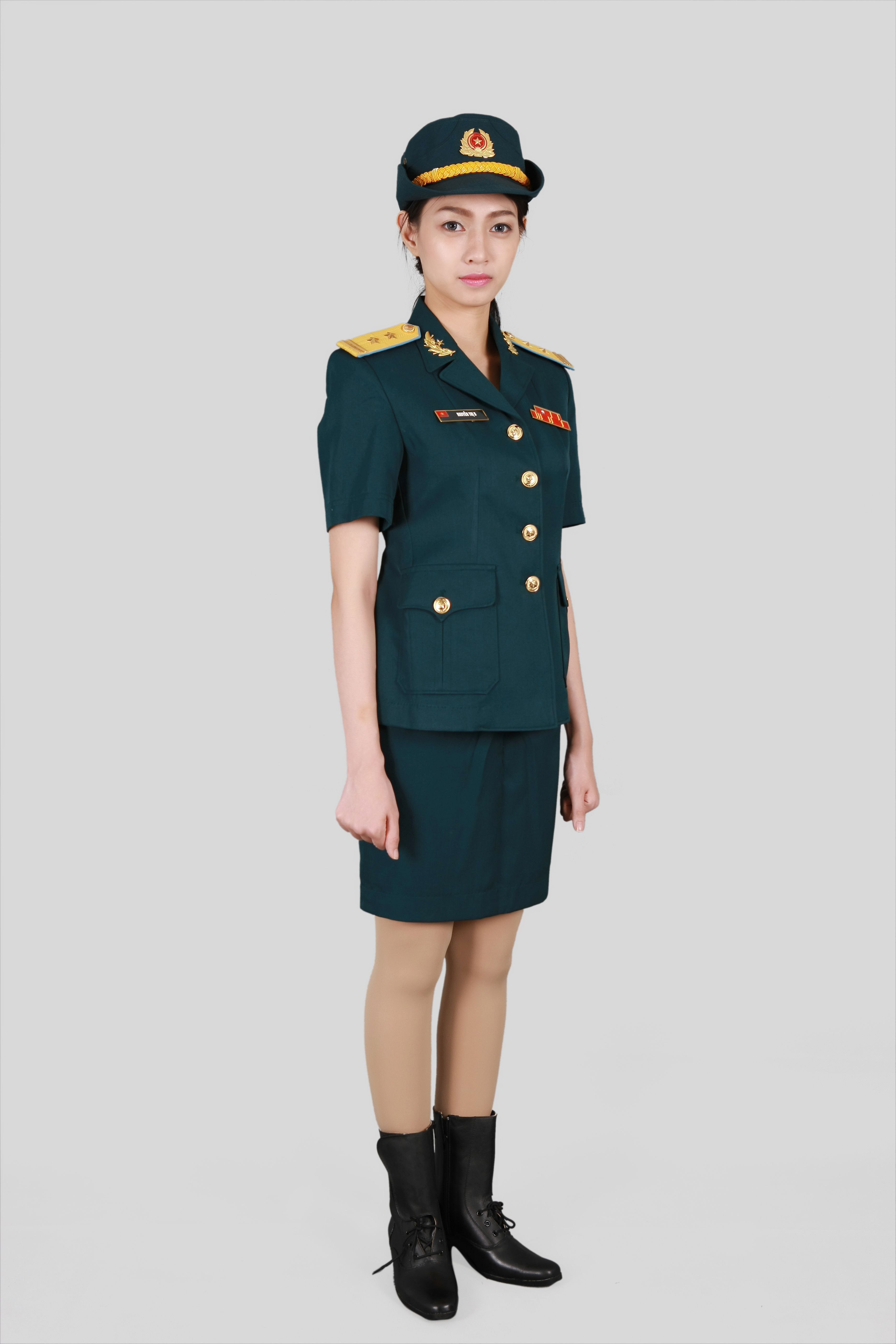 Женская летняя форма. Женская Военная форма офисная. Женская парадная Военная форма. Офисная одежда для женщин военнослужащих. Женская летняя офисная форма.