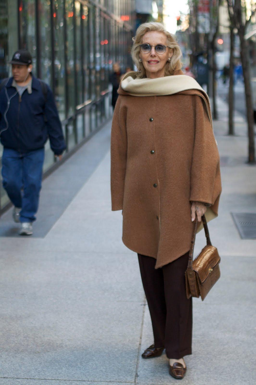 Модные пальто для пожилых женщин