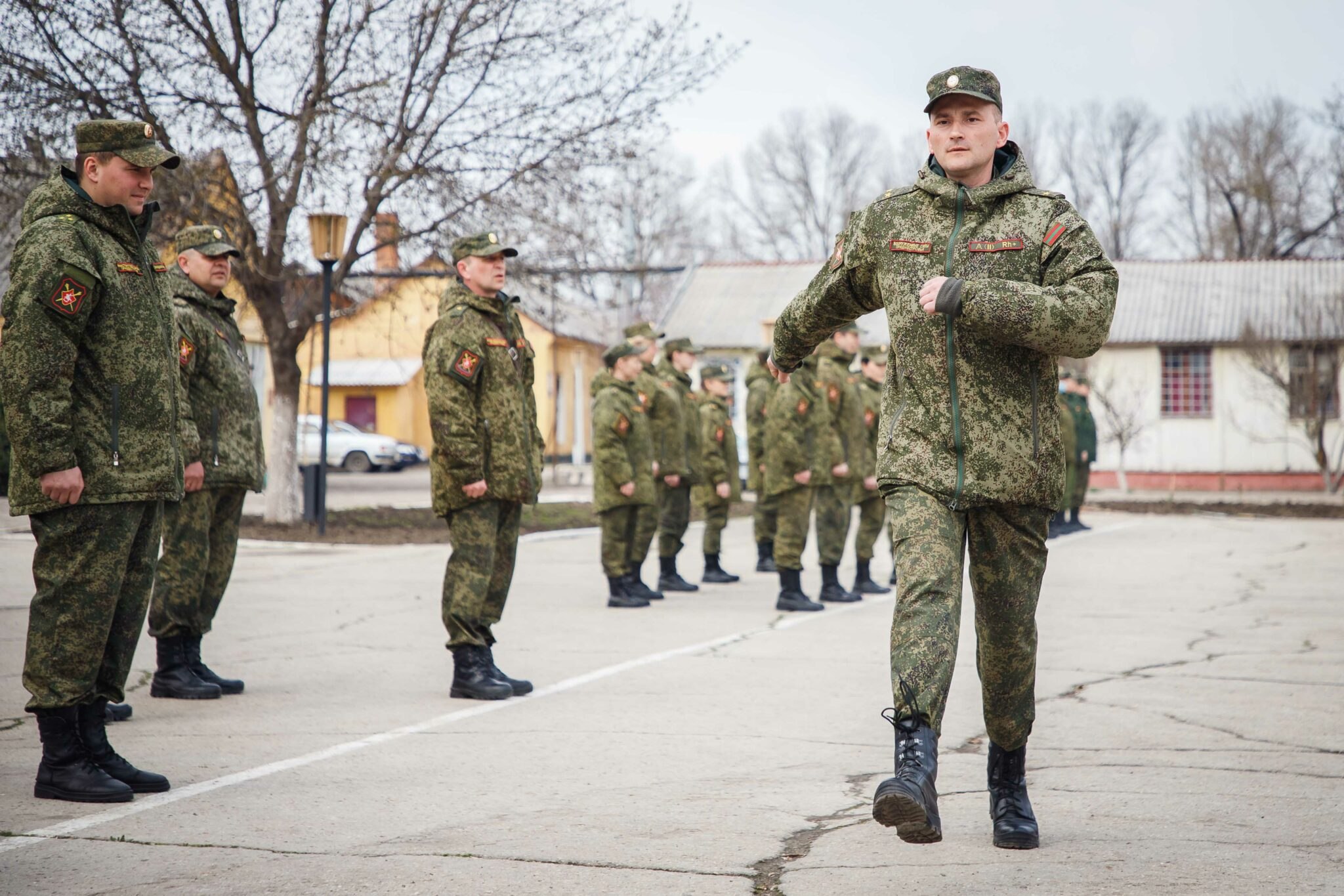 Сдача военнослужащим. Карельские вооруженные силы. Вооруженные силы 1463488. Зимний период обучения в армии. Строевой смотр Военная полиция парк Патриот Минобороны.