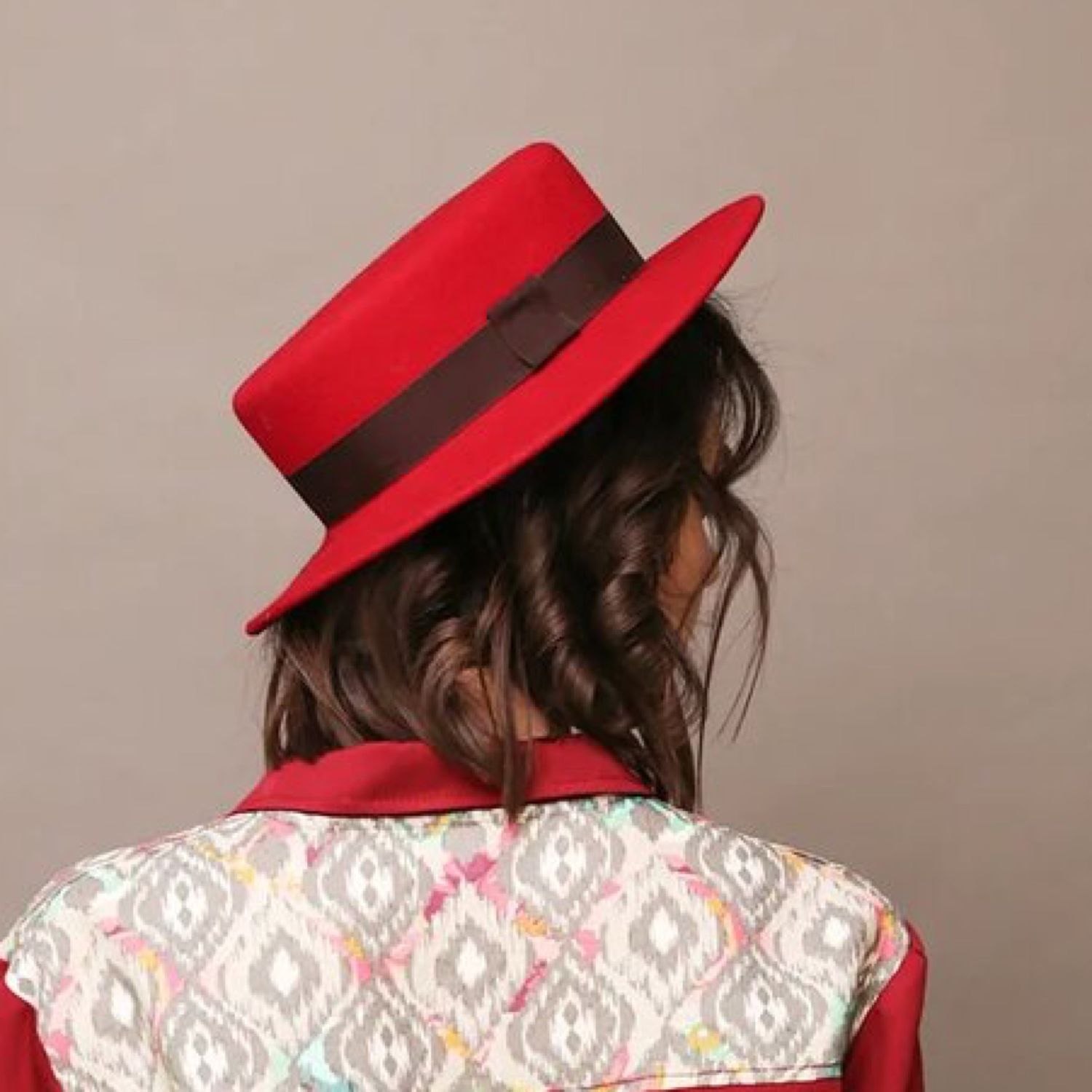 Приличная шляпа. Канотье Коко. Шляпа канотье. Шляпа канотье женская. Шляпа канотье фетровая.