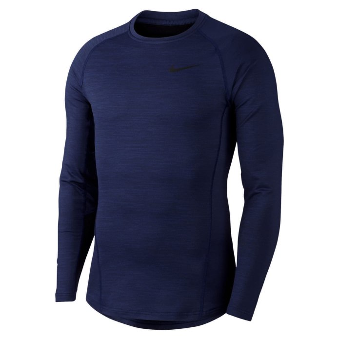 Белье футболка Nike warm Top Mock cu4970-010