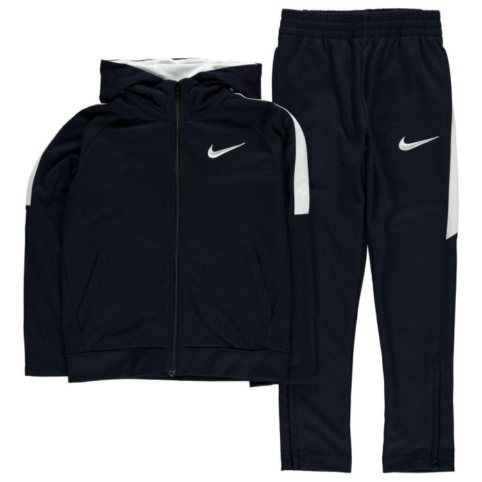 Спортивный костюм Nike