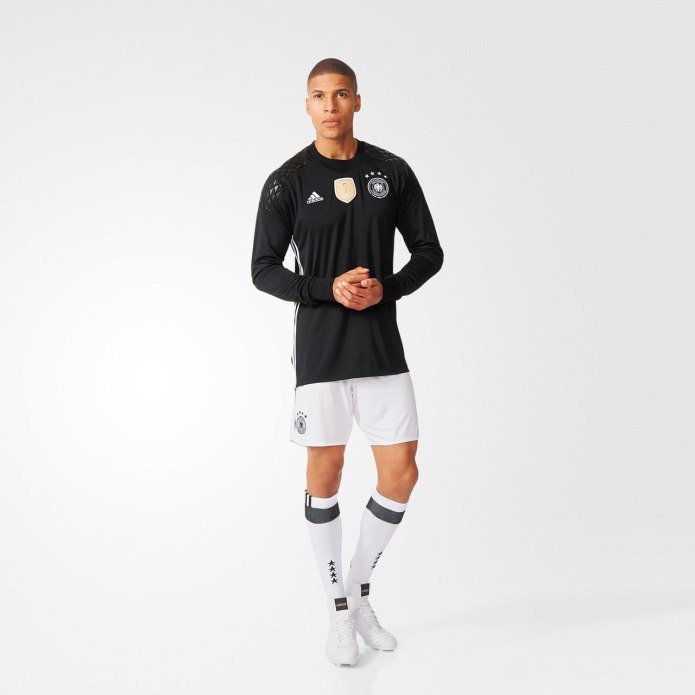 Шорты adidas Juventus