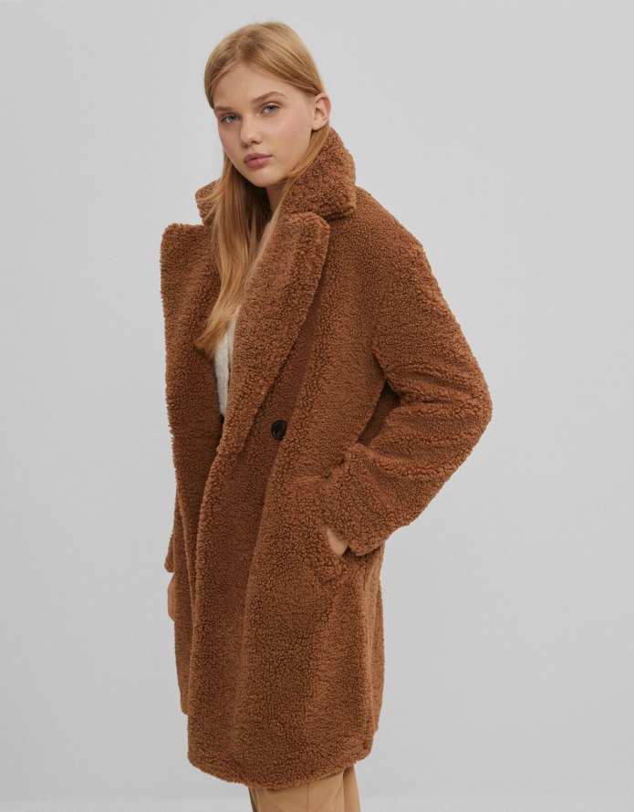 Пальто из искусственной овчины Bershka