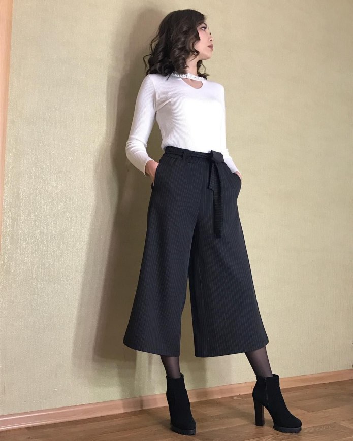 Брюки палаццо look