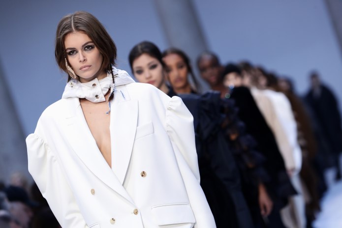Кайя гербер лицо MAXMARA
