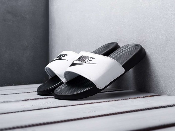 Тапки Nike Benassi