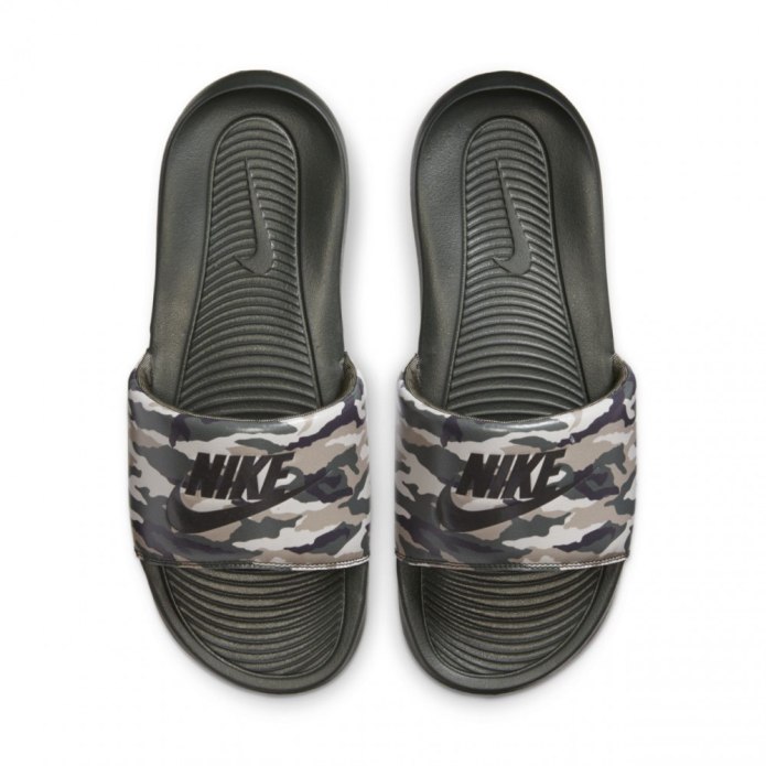 Сланцы Nike Benassi