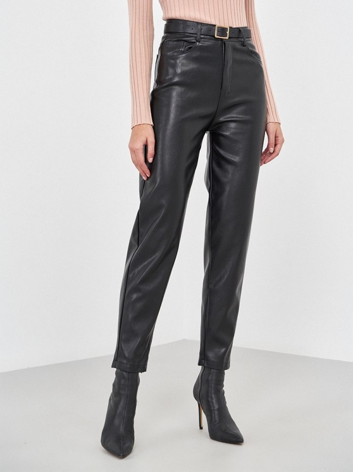 Широкие кожаные брюки