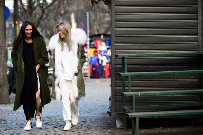 Green fur Coat outfit Street Style