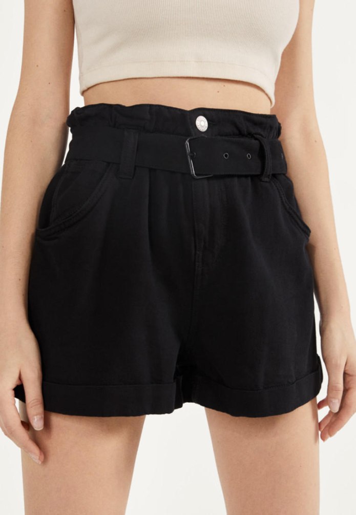 Белые шорты с драконами бершка