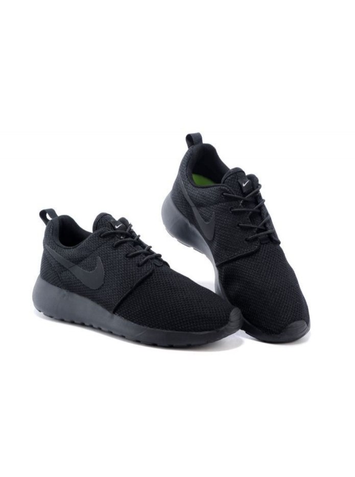 Черные кроссовки мальчик. Nike Roshe Run Black мужские. Nike Roshe Run ID Triple Black. Nike Roshe Run мужские черные. Nike кроссовки Roshe Run.