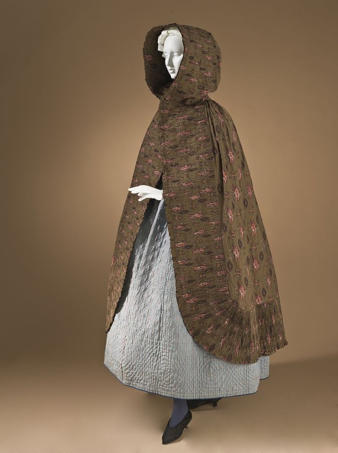 Женская верхняя одежда 19 века