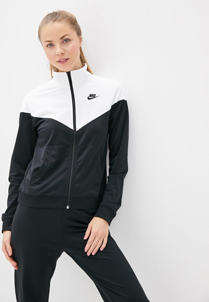 Найк Tracksuit