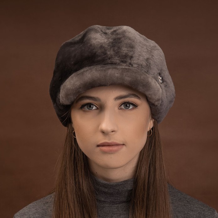 Меховая кепка женская