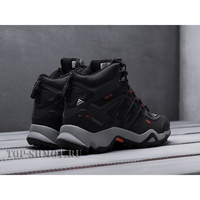 Ботинки adidas Boost CW Pathmaker