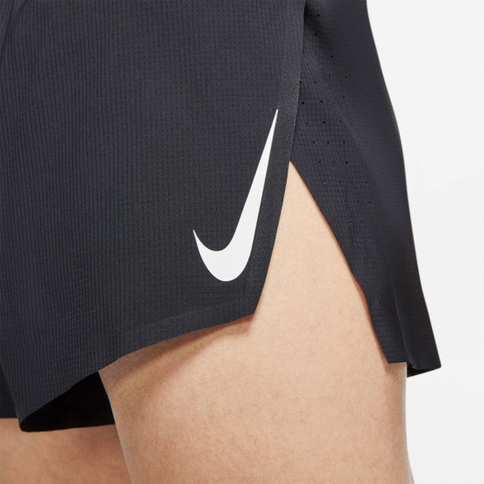 Nike AEROSWIFT 2" шорты