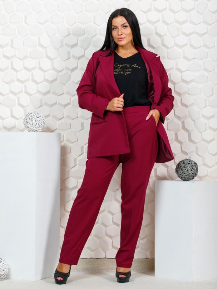 Модные костюмы 2021 женские