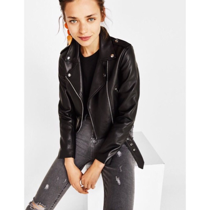 Bershka куртки кожаные красные