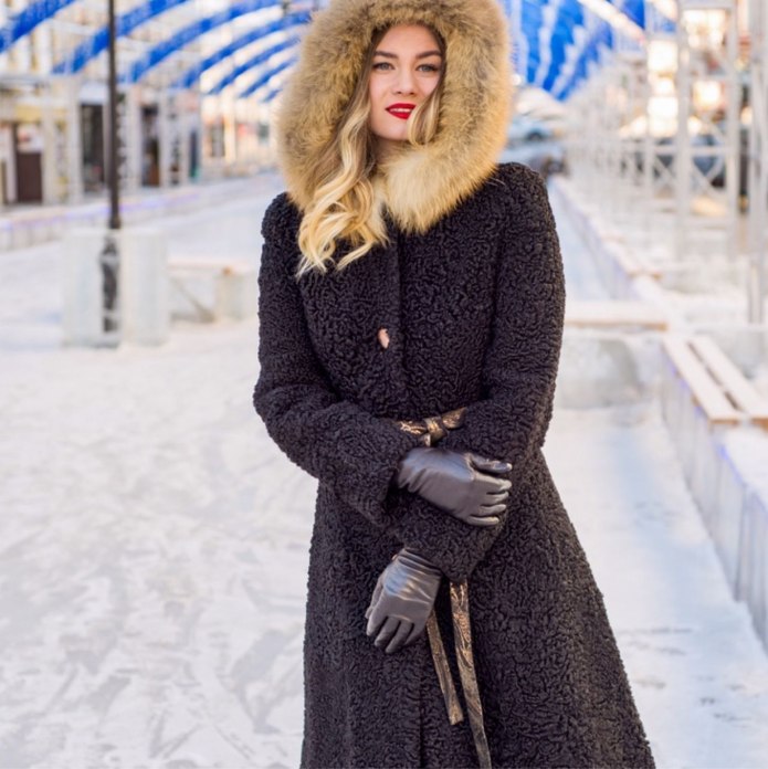 Алена Ахмадуллина шубы