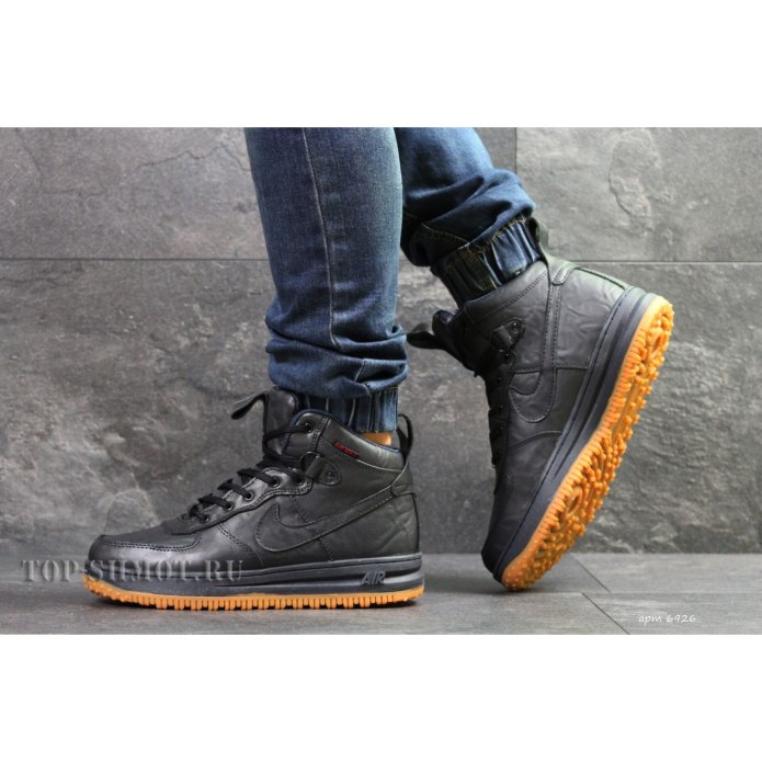 Nike Air Force 1 lv8 Black