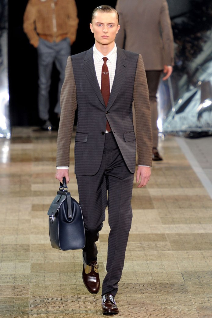 Знаменитости в костюме от Louis Vuitton