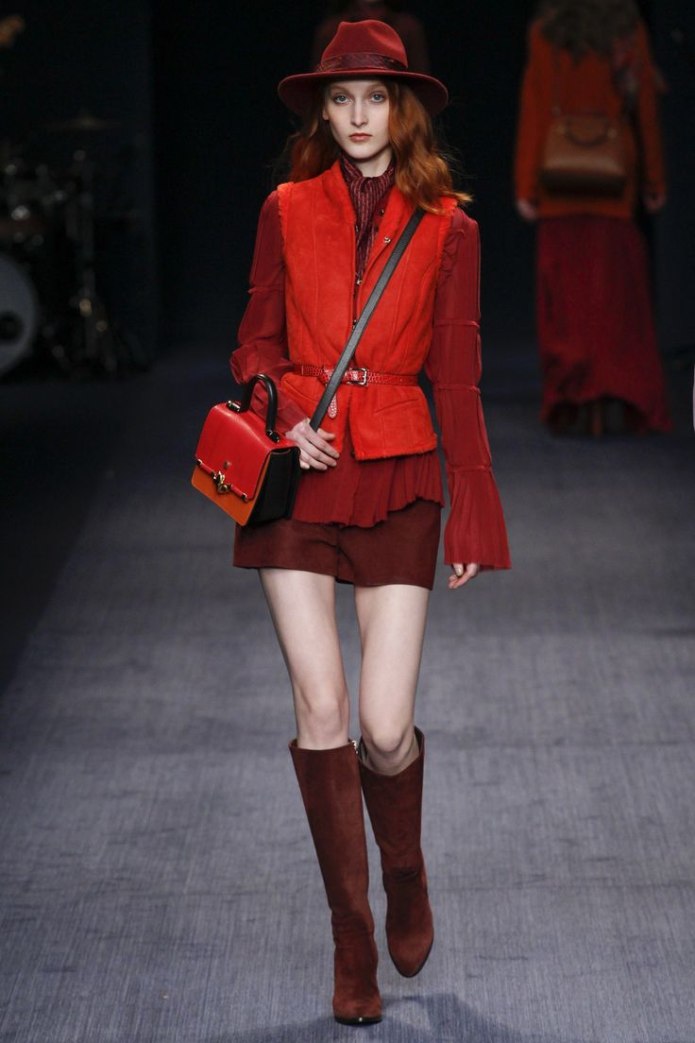 Кендалл Дженнер Versace Winter Fall 2019