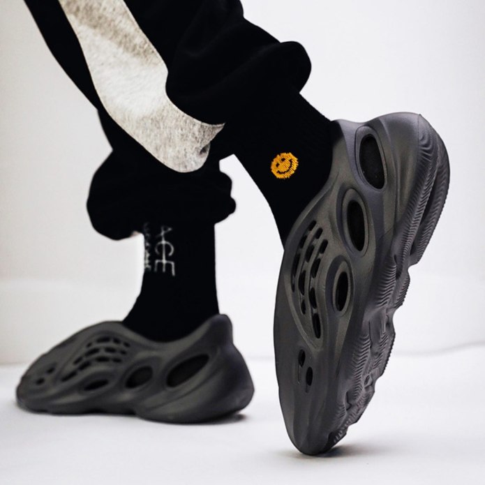 Сланцы Yeezy Foam Runner