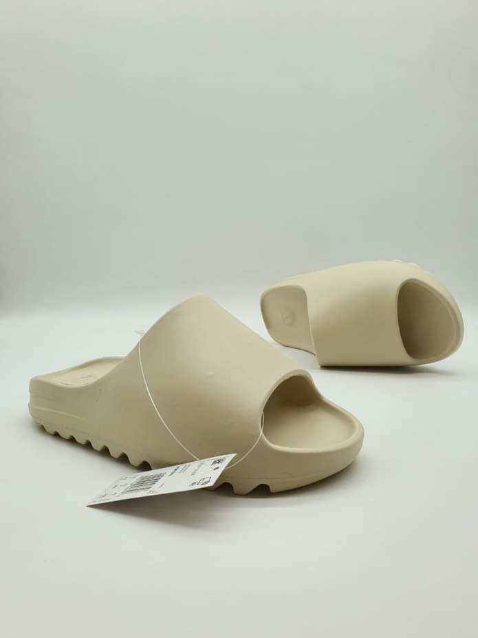 Шлепанцы женские Yeezy Slide