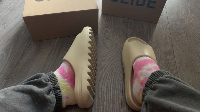 Тапки адидас Yeezy Slide