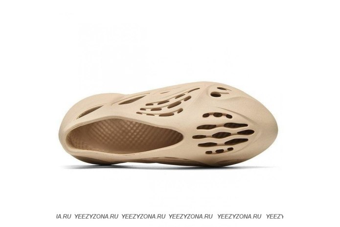 Кроссовки adidas Yeezy Foam Runner