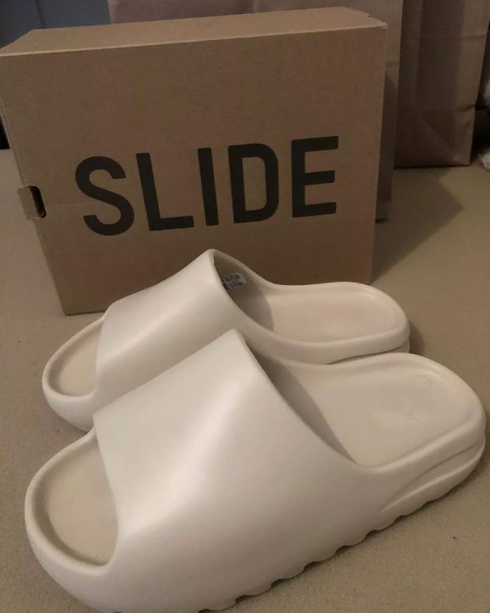 Тапки adidas Yeezy Slide