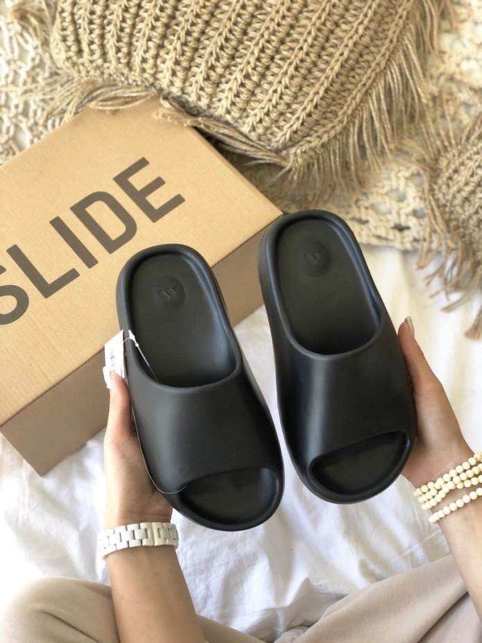 Шлепанцы adidas Yeezy Slide