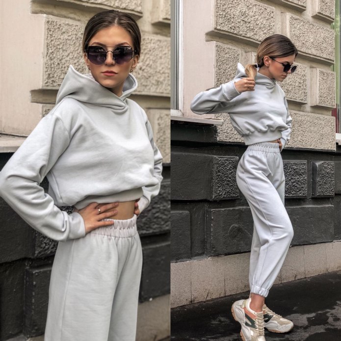 Спортивный костюм женский с худи