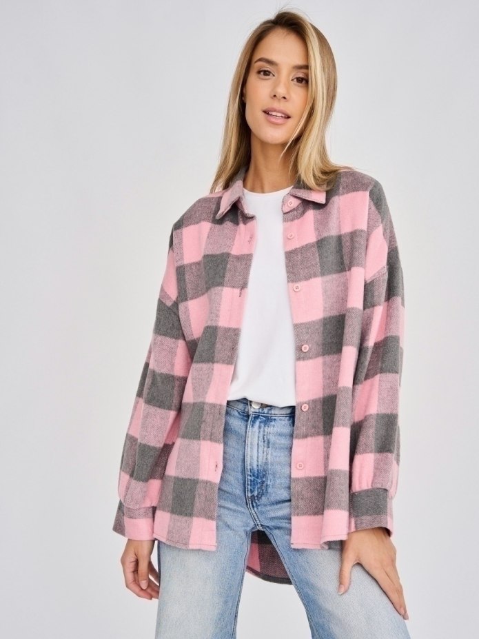 Тёплая рубашка в клетку женская оверсайз