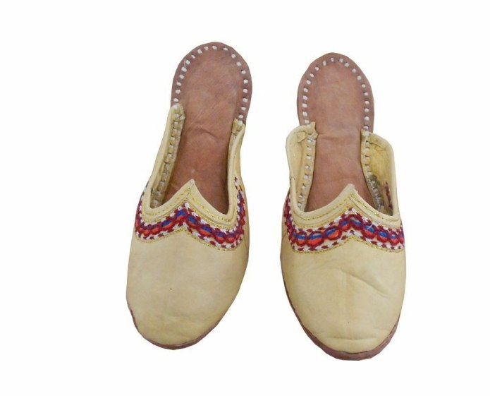 Тапки из кожи