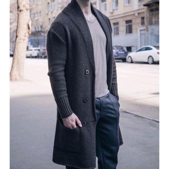 Коричневая толстовка