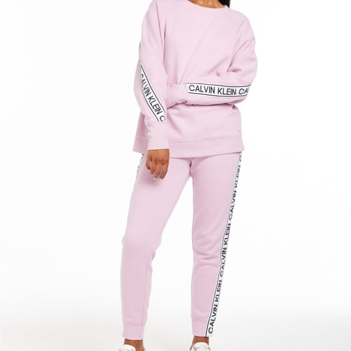 Костюм Calvin Klein красный