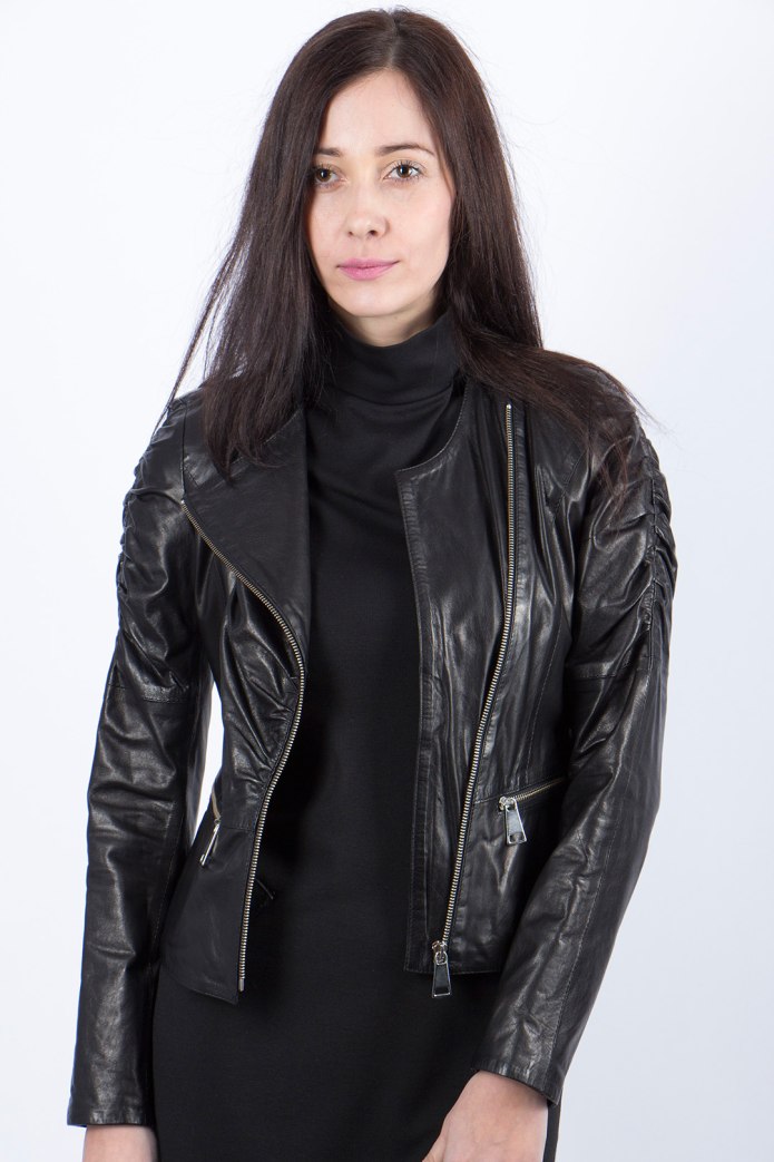 Зеленая косуха Bershka