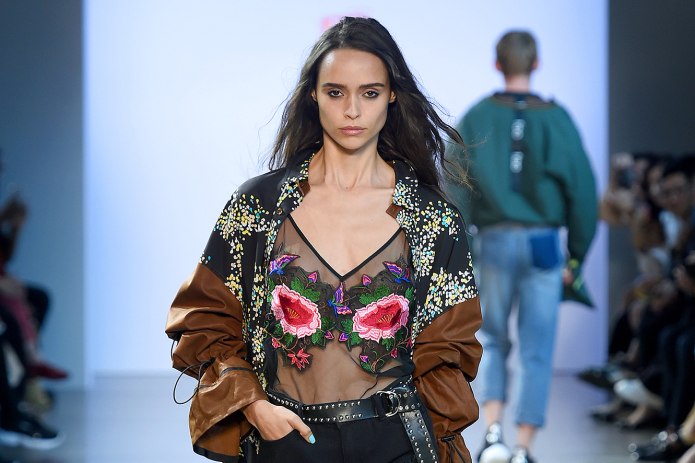 Chanel показ Весна лето 2020