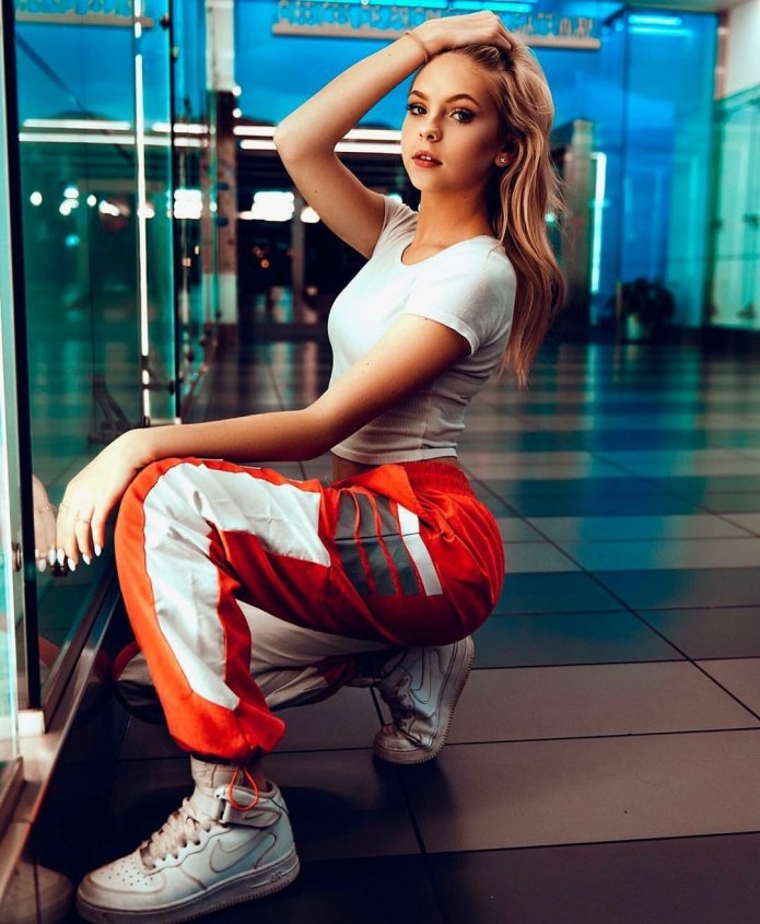Фотосессия в спортивном стиле девушки