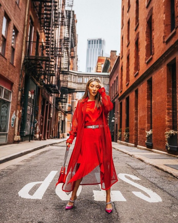Монохромные яркие образы Street Style