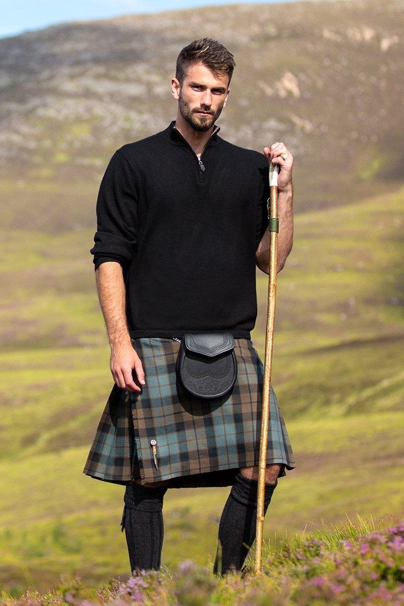 Scottish irish. Шотландец в килте. Арташес Саркисян в килте. Шотландия парни килт. Эстетика Шотландии килт.