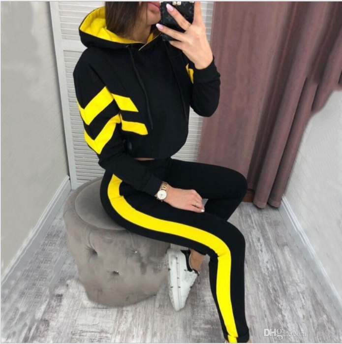 Костюм спортивный женский флисовый Баон