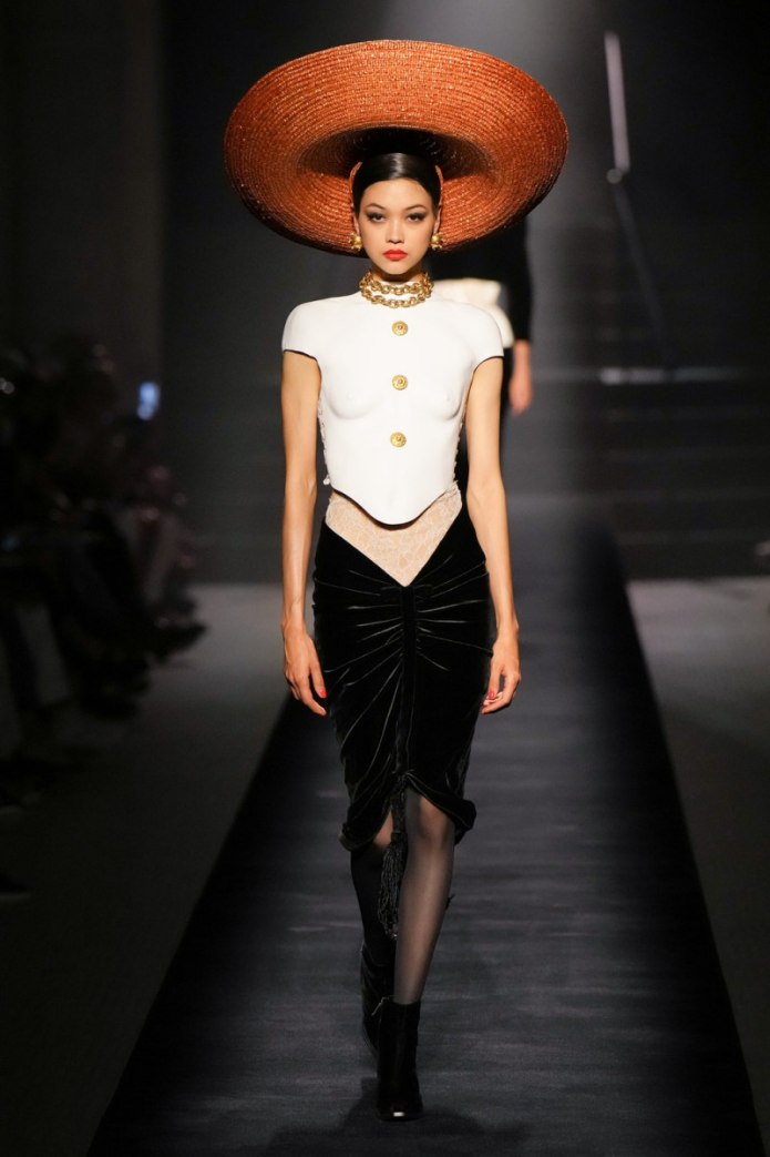 Модные джинсовки 2022 женские тренды