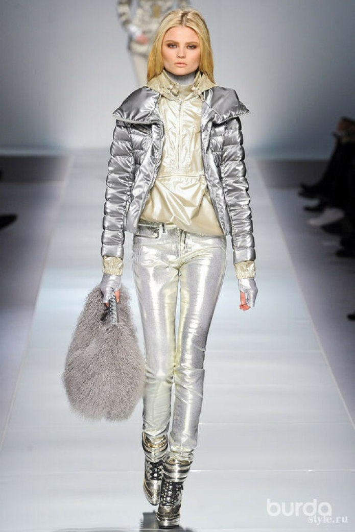Коллекция Blumarine осень-зима 2019-2020 пуховик