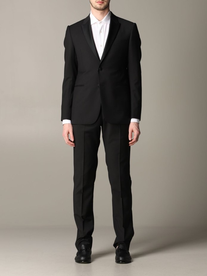 Классические костюмы Giorgio Armani