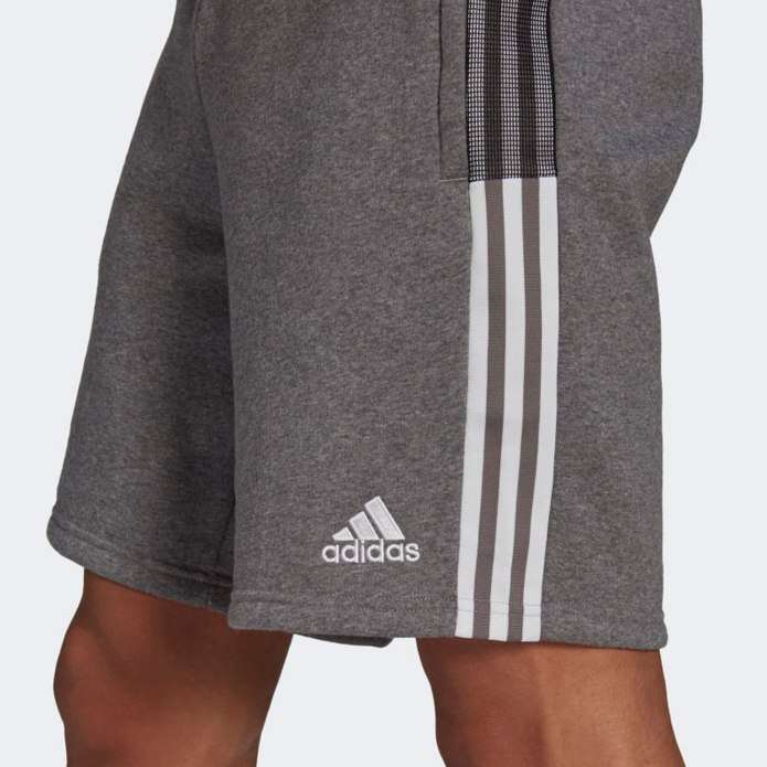Adidas tiro шорты