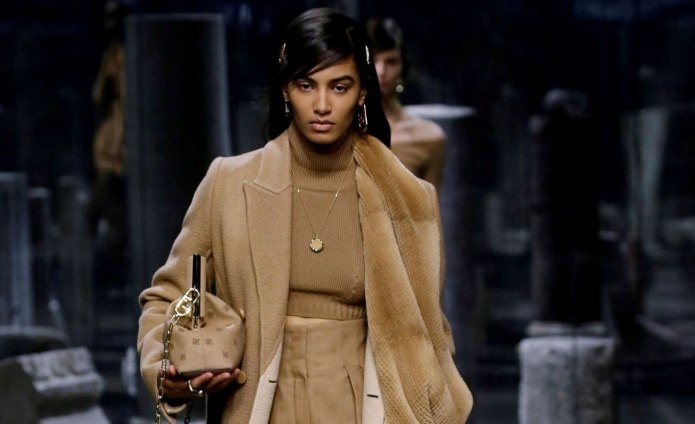 Fendi коллекция осень зима 2021-2022