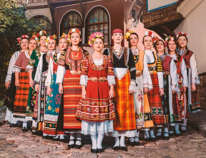 Болгария нац костюм